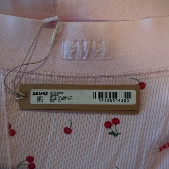 SKIMS Soft Lounge Leggings - Picture 3 of 3